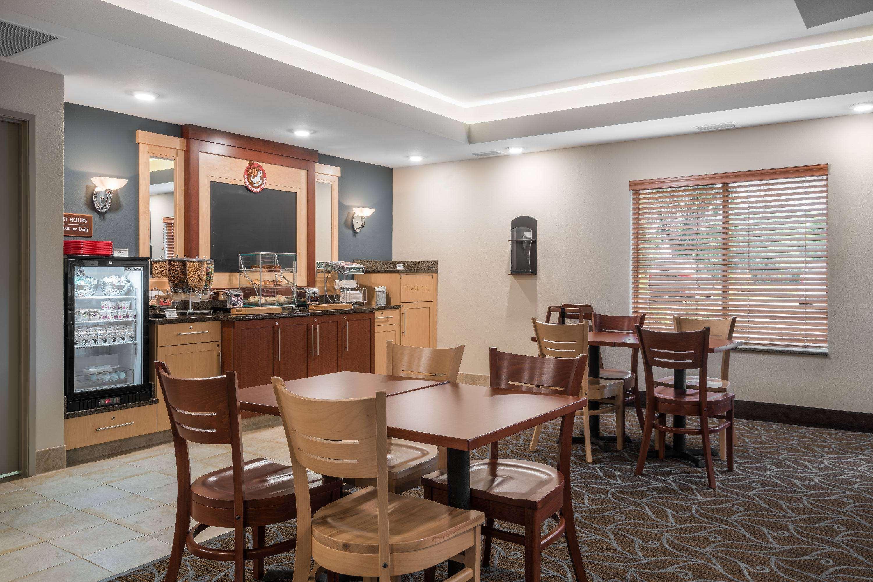 Americinn By Wyndham Winona Εξωτερικό φωτογραφία